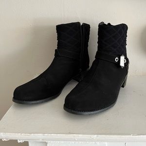 Stuart Weitzman ankle boots in black quilted nylon with silver buckles